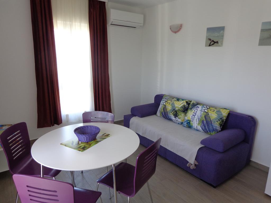 Villa Palas Apartments Rogoznica  Zimmer foto
