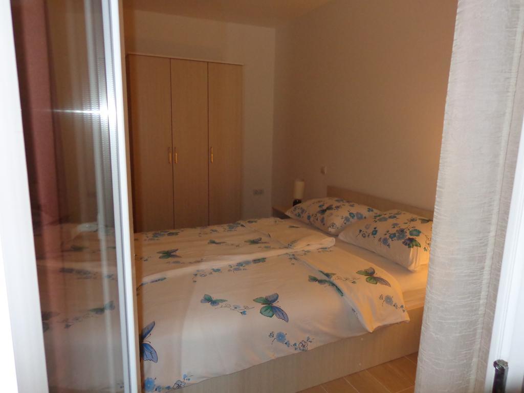 Villa Palas Apartments Rogoznica  Zimmer foto