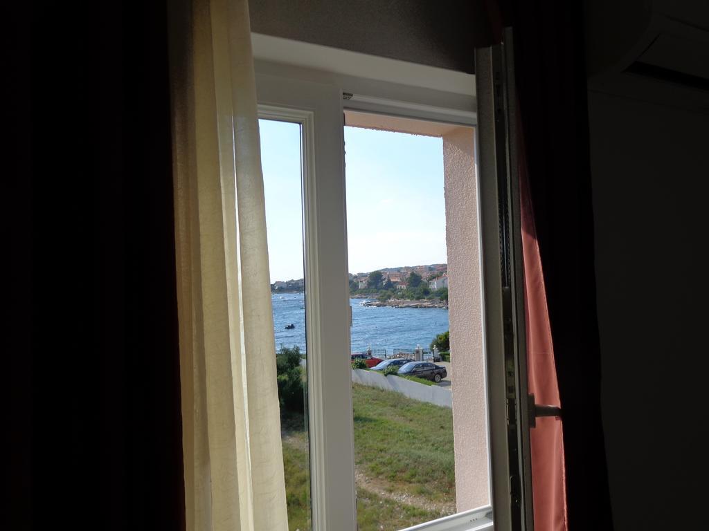 Villa Palas Apartments Rogoznica  Zimmer foto