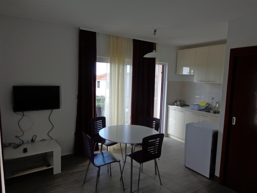 Villa Palas Apartments Rogoznica  Zimmer foto