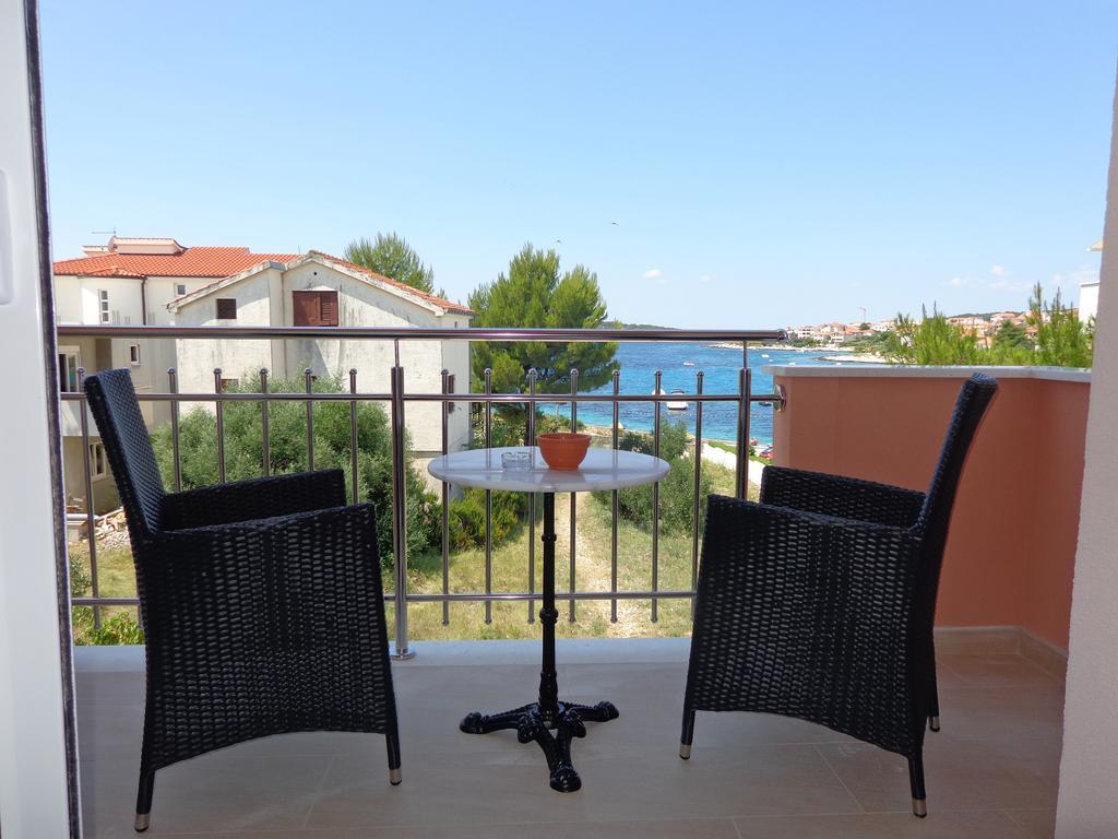 Villa Palas Apartments Rogoznica  Zimmer foto