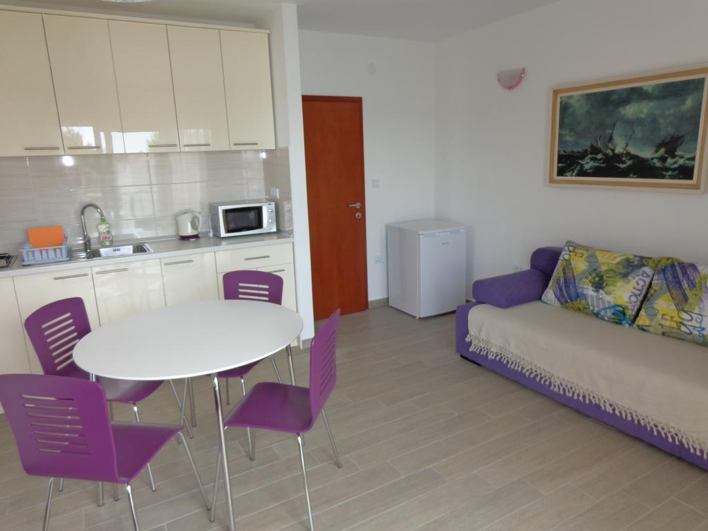 Villa Palas Apartments Rogoznica  Zimmer foto